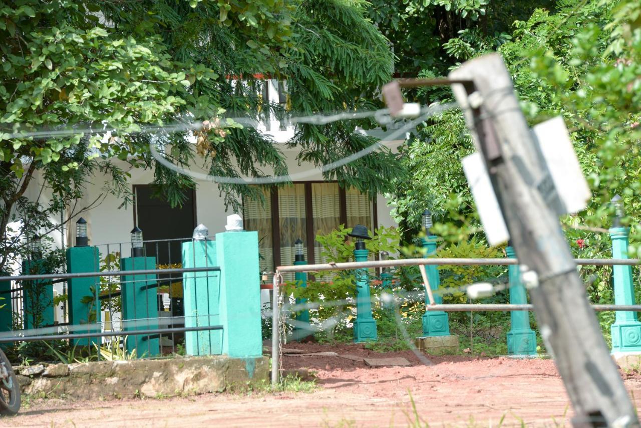 Spice Village Hotel & Restaurant Habarana Exterior photo